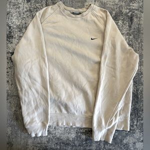 EUC! Women’s Nike Crewneck, cream, size large. Older style.